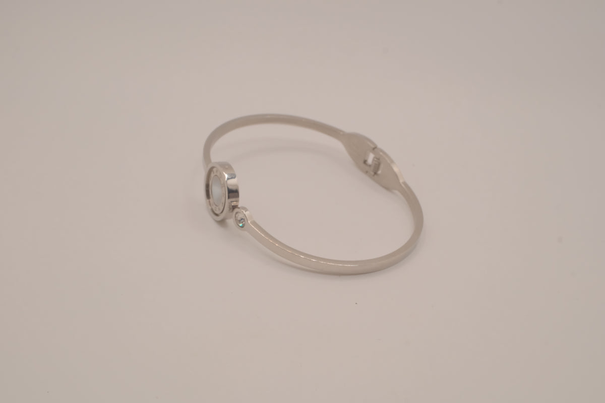 Minimalist cuff with Mother of Pearl/Faux onyx inlay