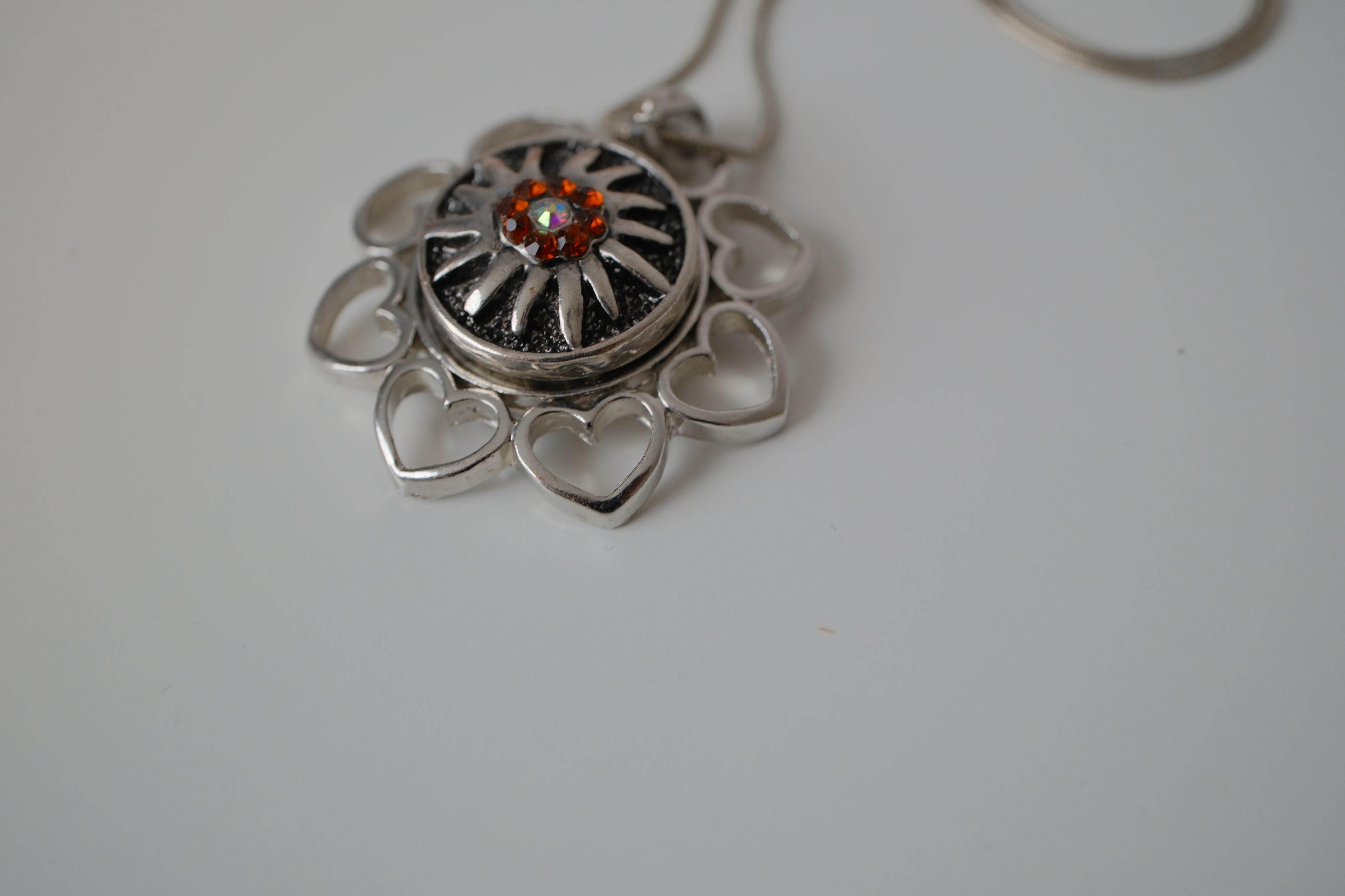 Vintage snap button pendant chain