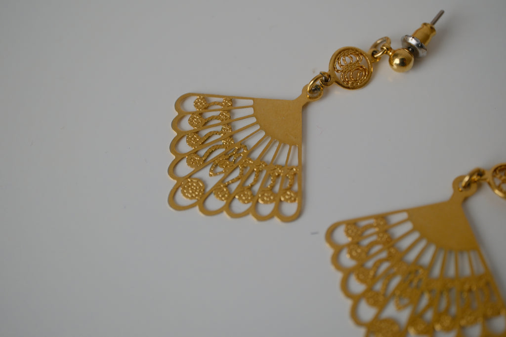 Vintage Gold toned filigree fan drop earrings