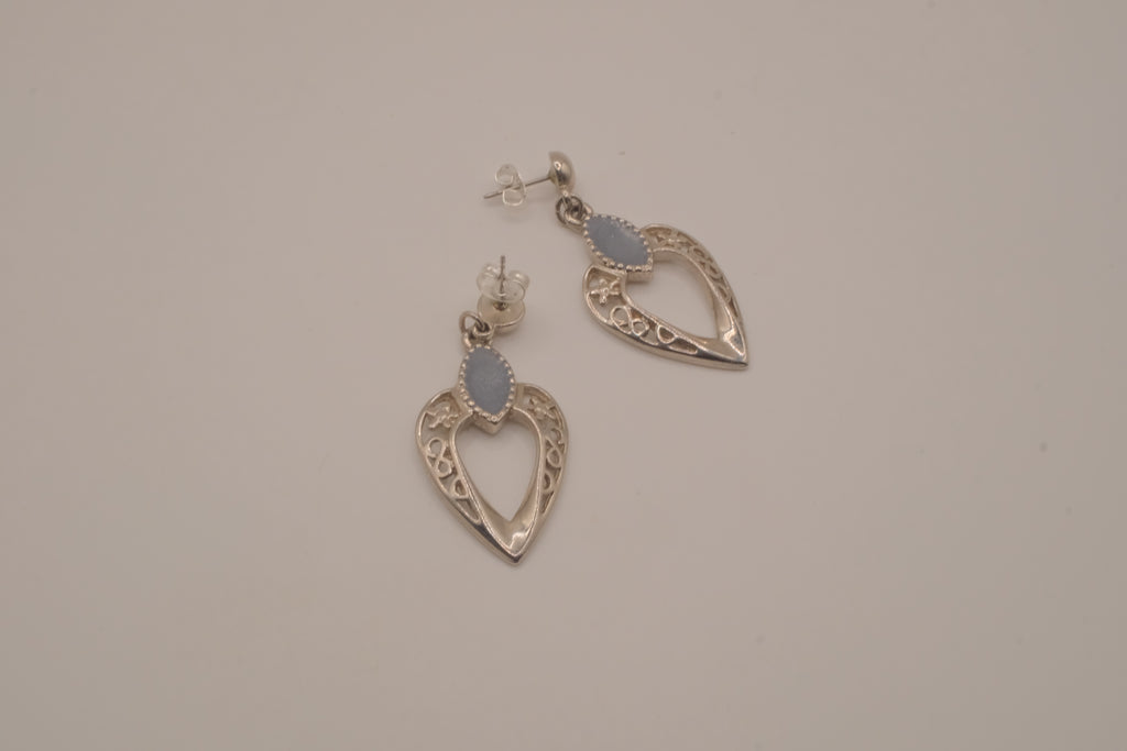 Vintage filigree heart dangle earrings