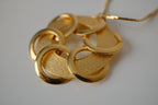 Vintage gold-tone interlocking circle pendant necklace