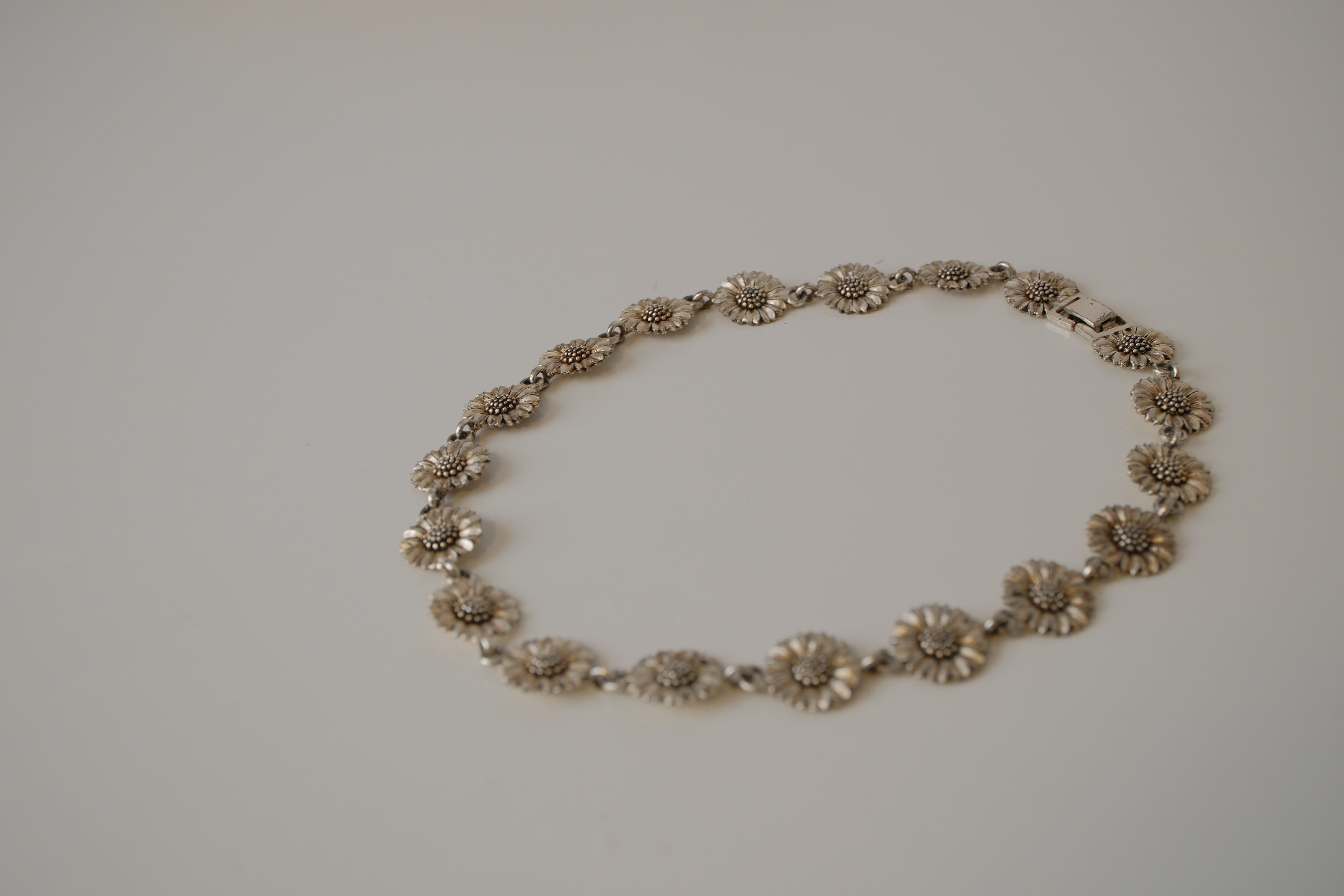 Vintage Daisy Flower link chain