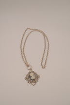 Vintage Victorian-style cameo pendant necklace