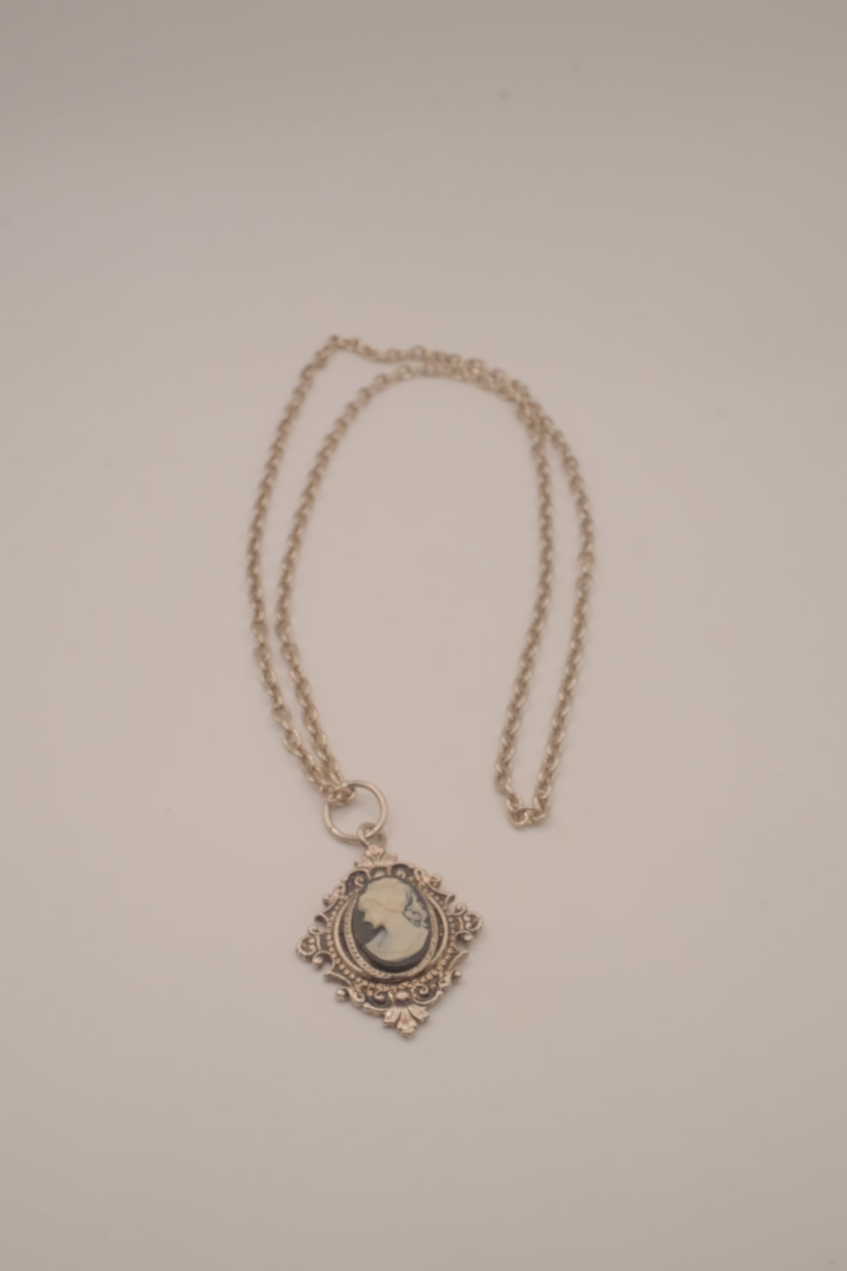 Vintage Victorian-style cameo pendant necklace
