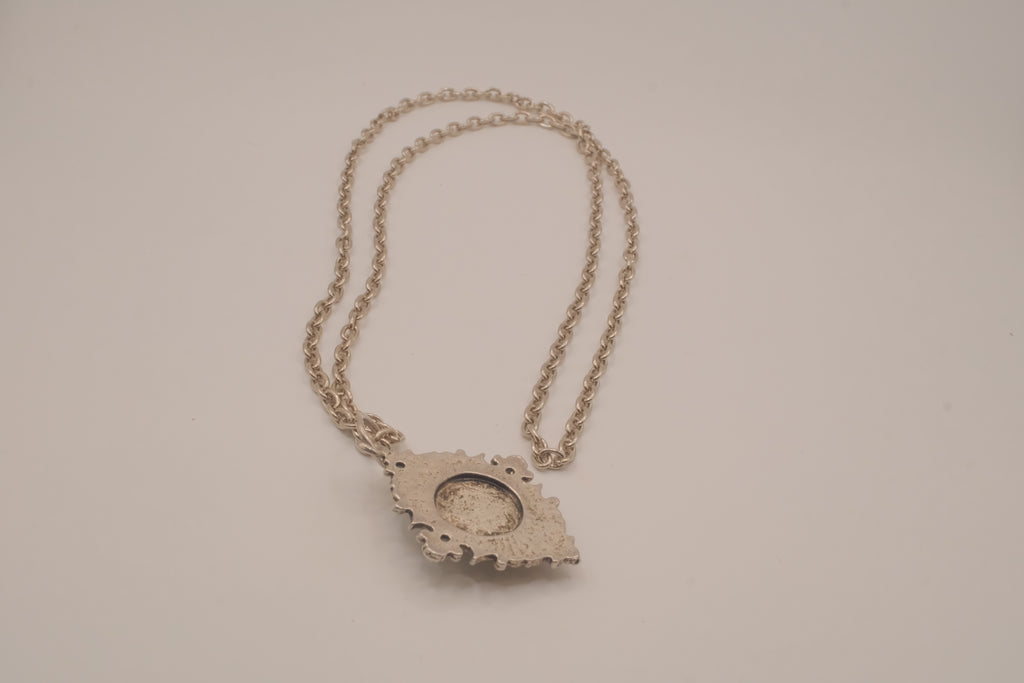 Vintage Victorian-style cameo pendant necklace