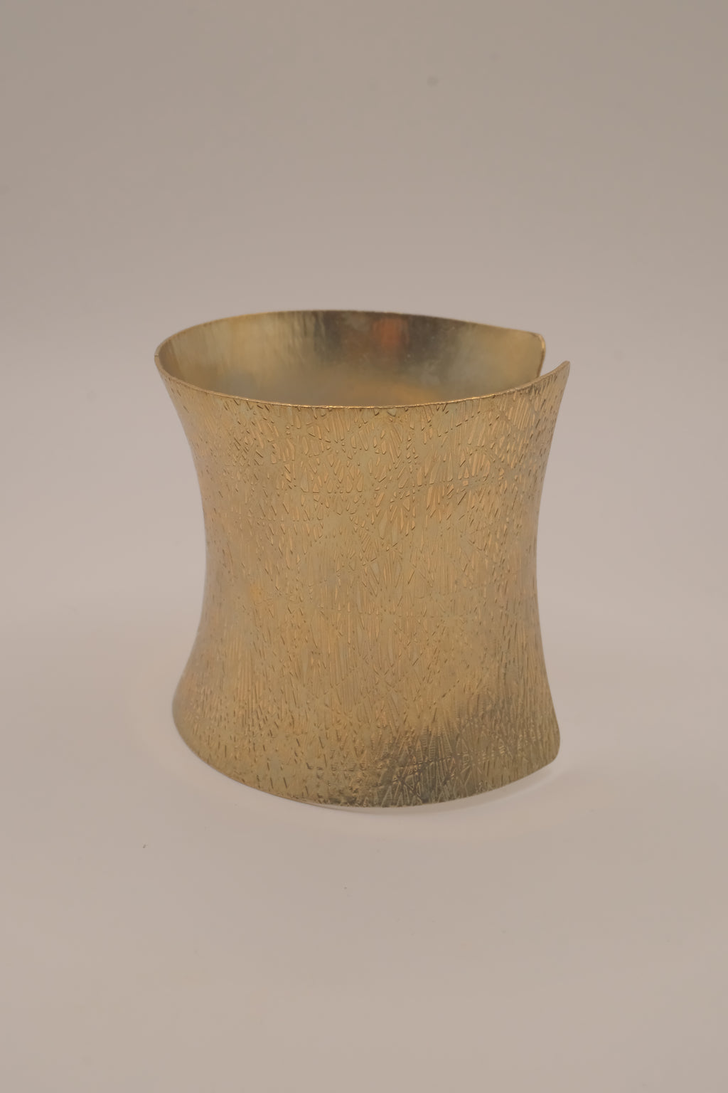 Vintage modernist textured cuff bracelet&nbsp;