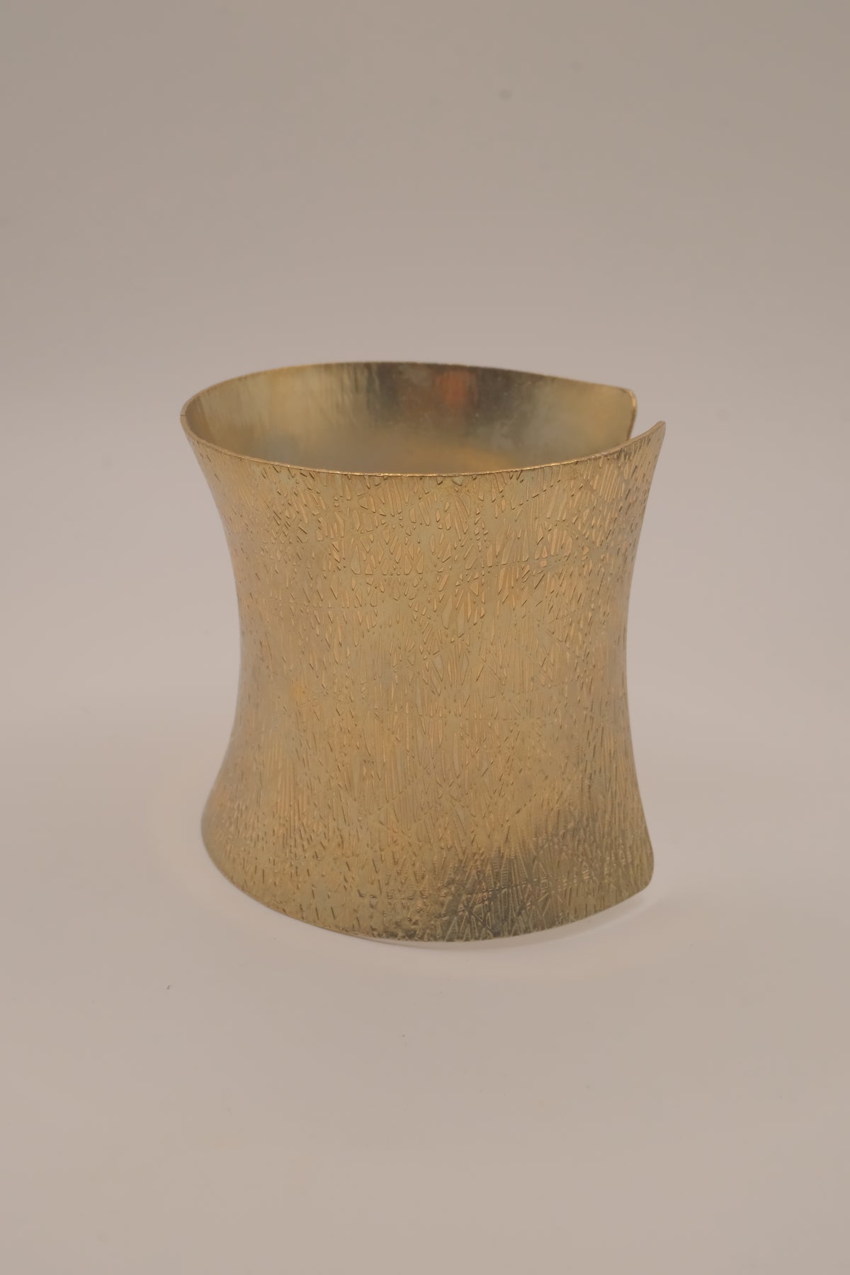 Vintage modernist textured cuff bracelet&nbsp;