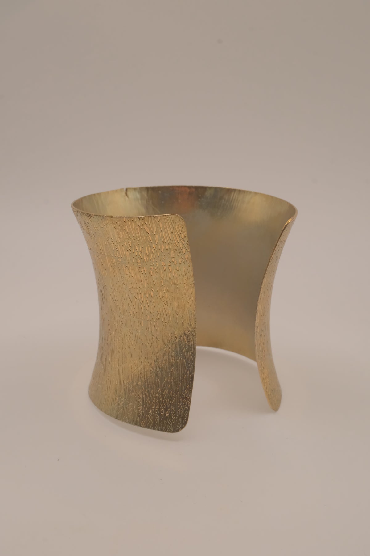 Vintage modernist textured cuff bracelet&nbsp;