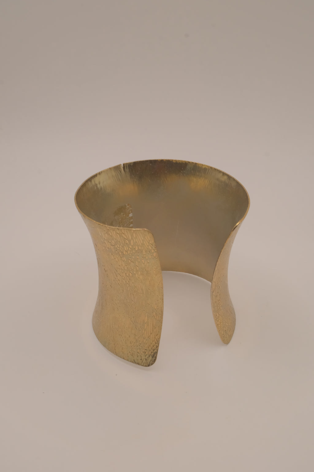 Vintage modernist textured cuff bracelet&nbsp;