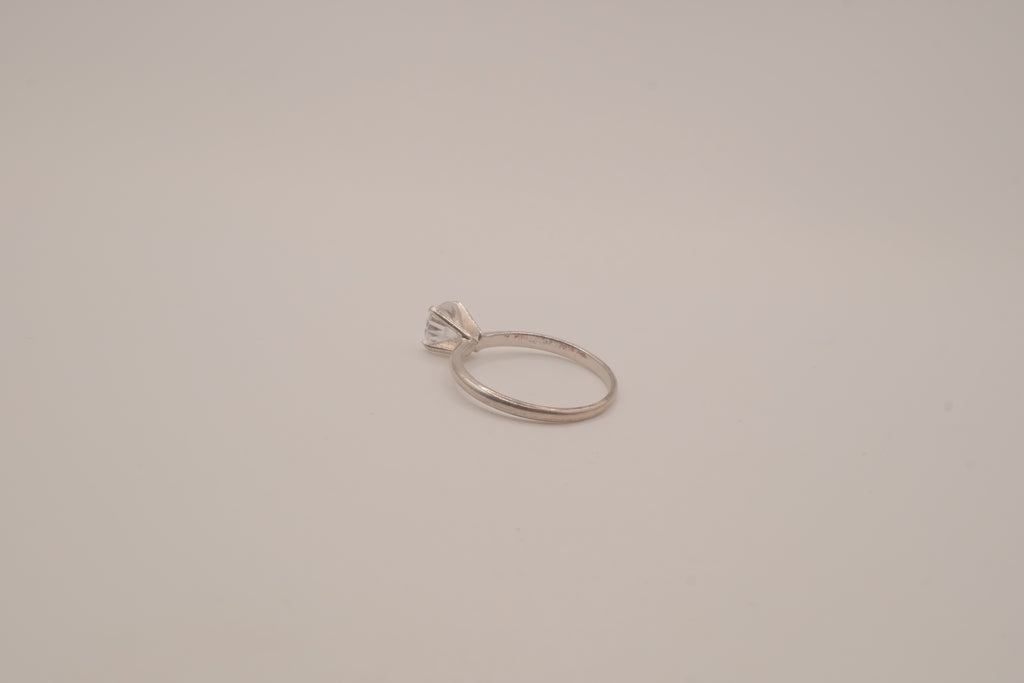 Sterling silver classic solitaire ring
