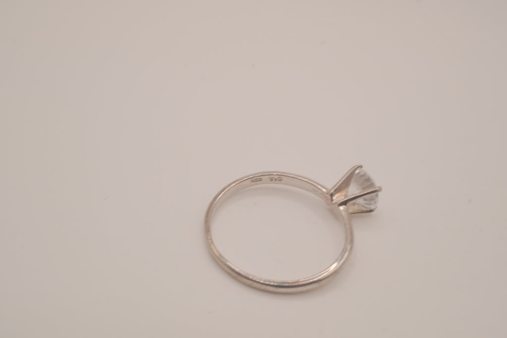 Sterling silver classic solitaire ring