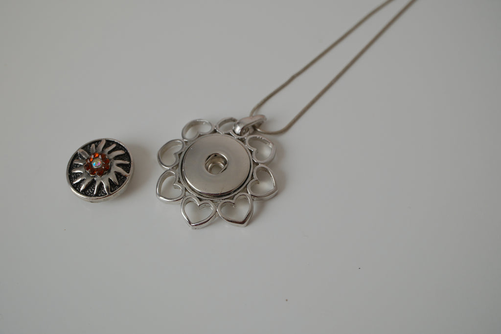 Vintage snap button pendant chain
