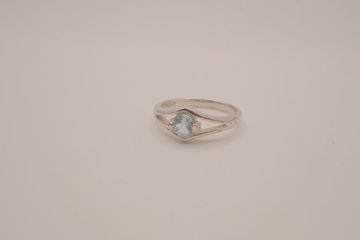 Vintage Sterling silver light blue stone ring