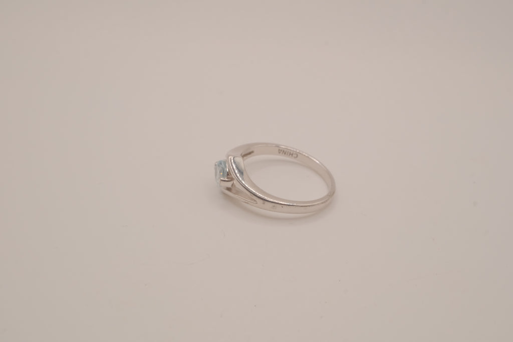 Vintage Sterling silver light blue stone ring