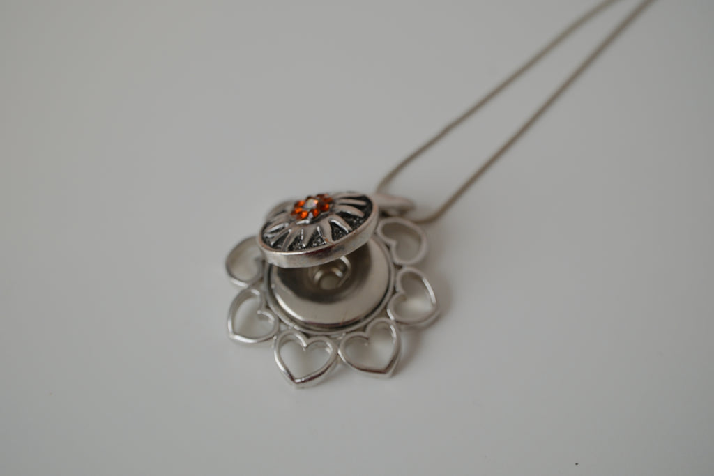Vintage snap button pendant chain