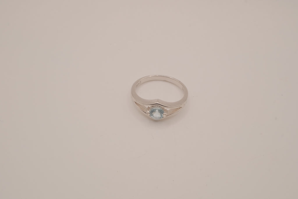 Vintage Sterling silver light blue stone ring