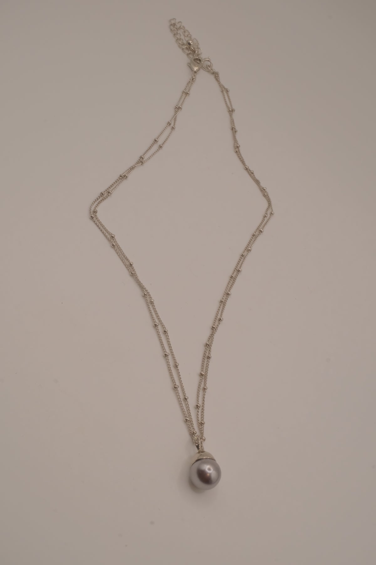 Avon gray faux pearl pendant necklace