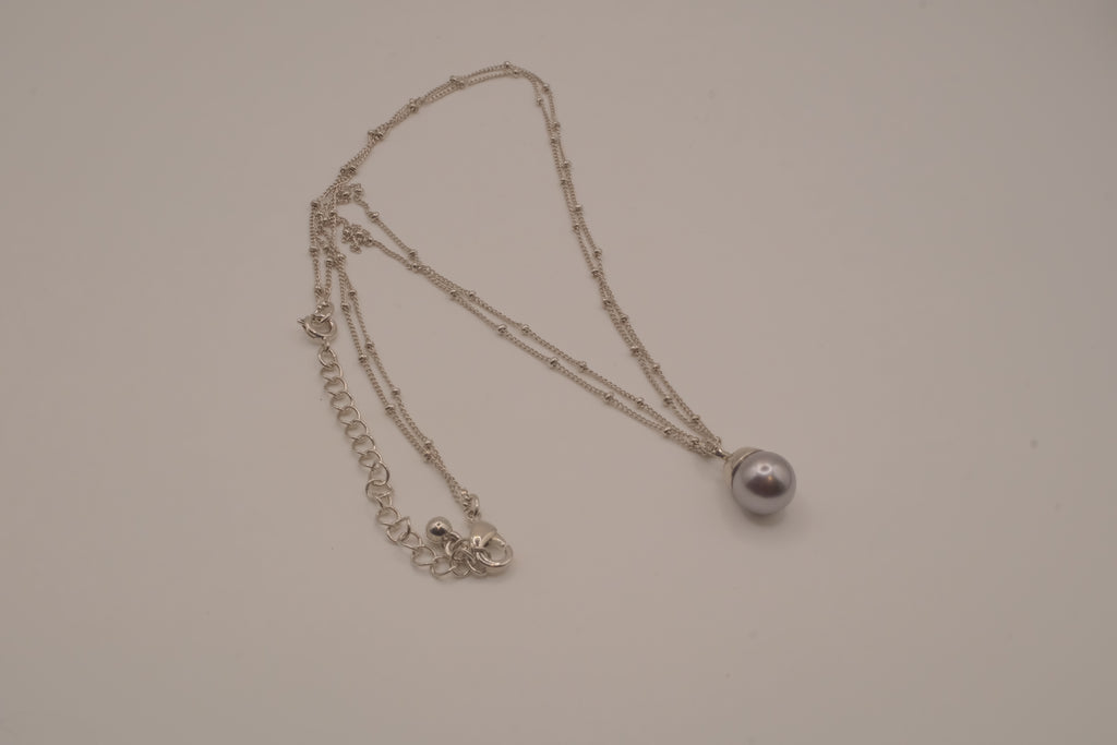 Avon gray faux pearl pendant necklace