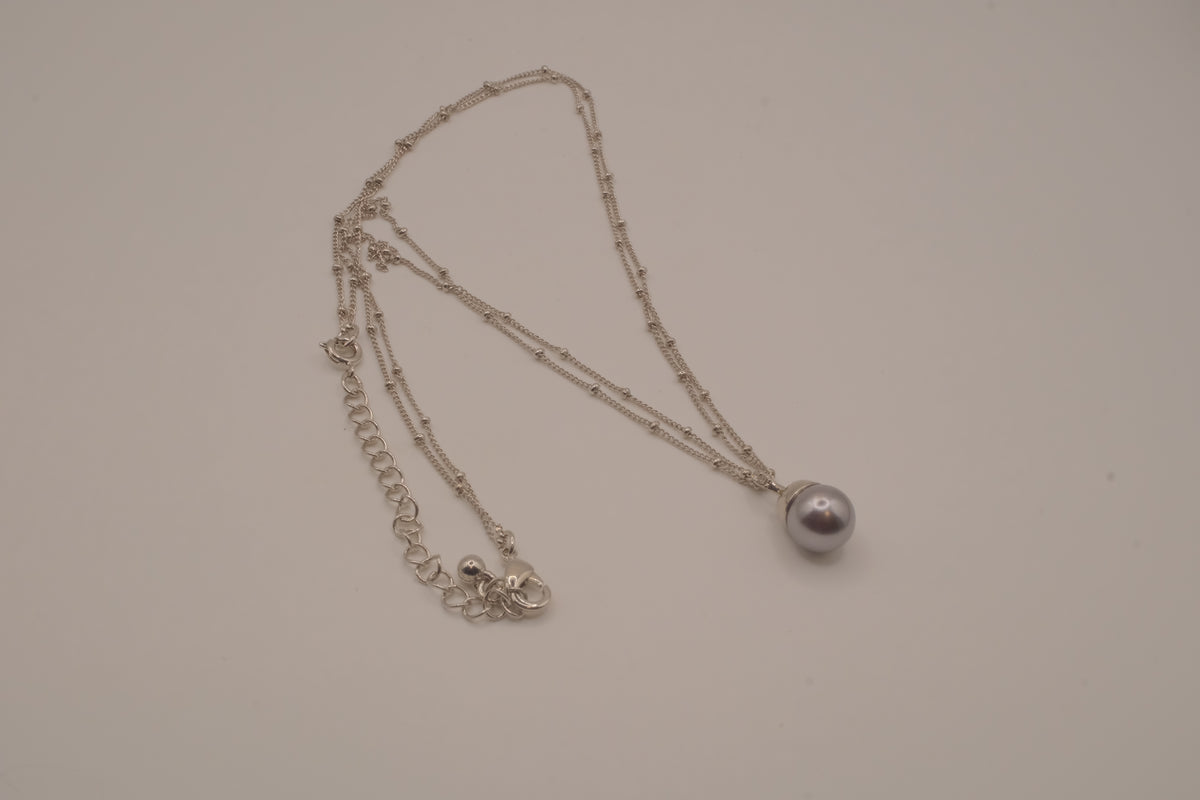 Avon gray faux pearl pendant necklace