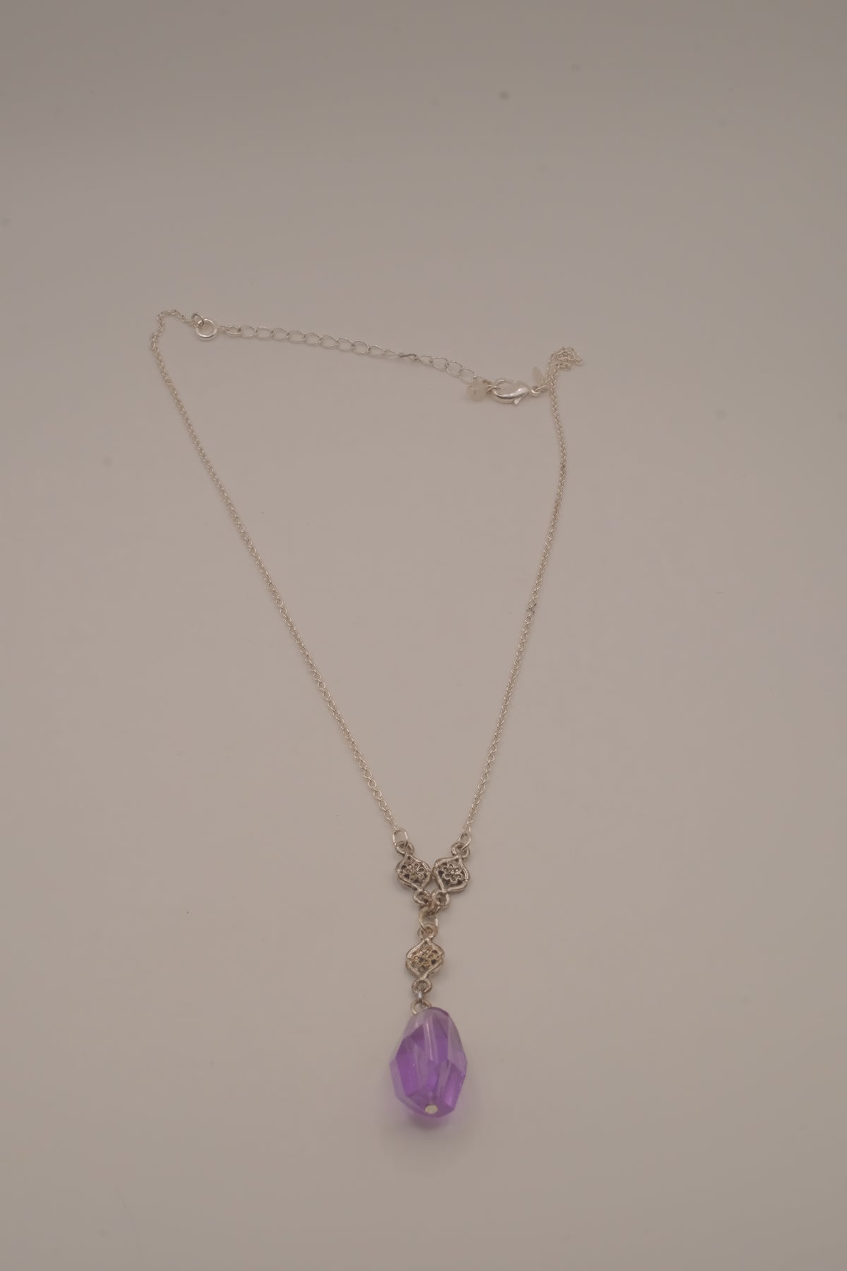 Avon gray faux pearl pendant necklace