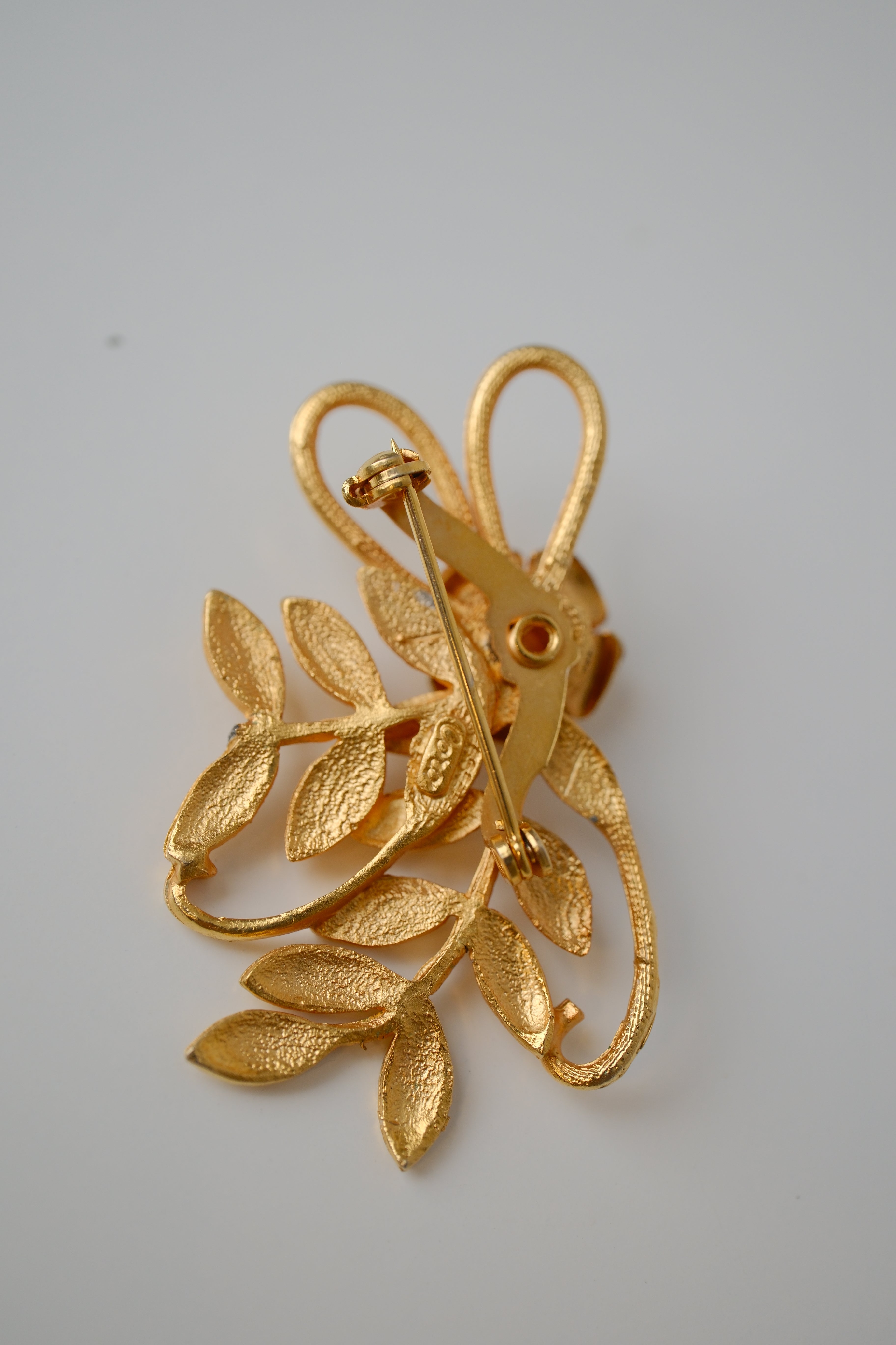 Vintage Coro Floral Pearl brooch