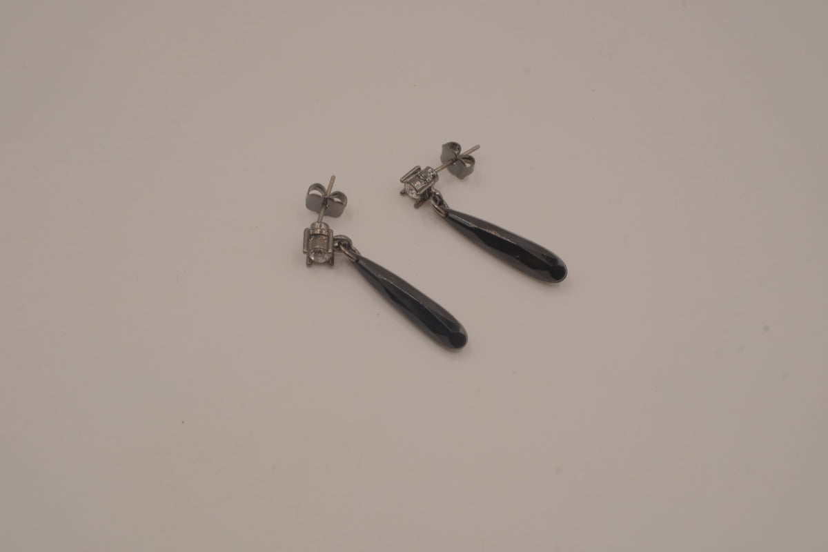 Vintage Avon black enamel torpedo drop earrings
