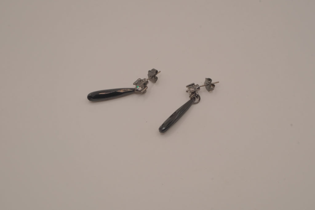 Vintage Avon black enamel torpedo drop earrings