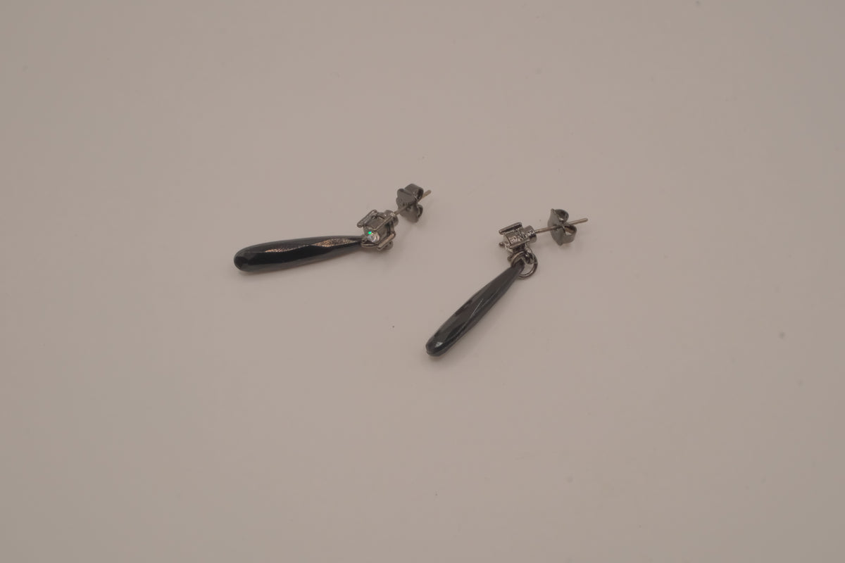 Vintage Avon black enamel torpedo drop earrings