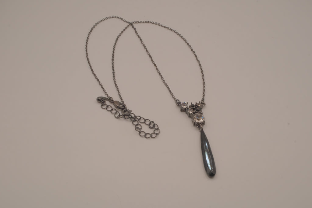 Vintage Avon Teardrop Bead "Y" Necklace&nbsp;