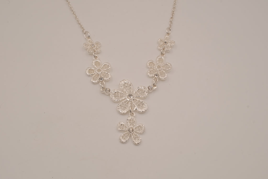 Vintage Avon filigree floral necklace