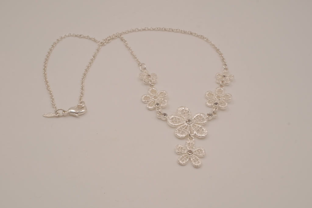 Vintage Avon filigree floral necklace