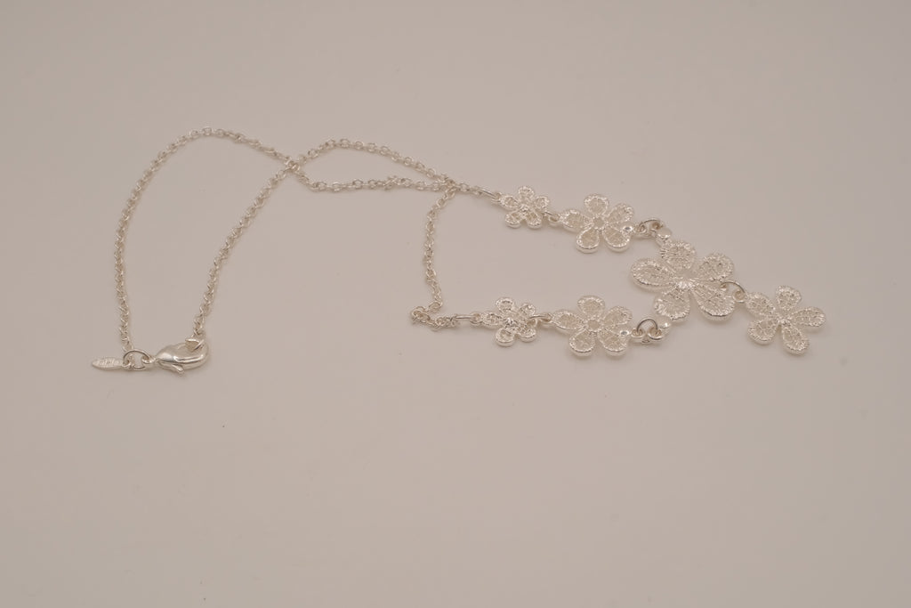 Vintage Avon filigree floral necklace