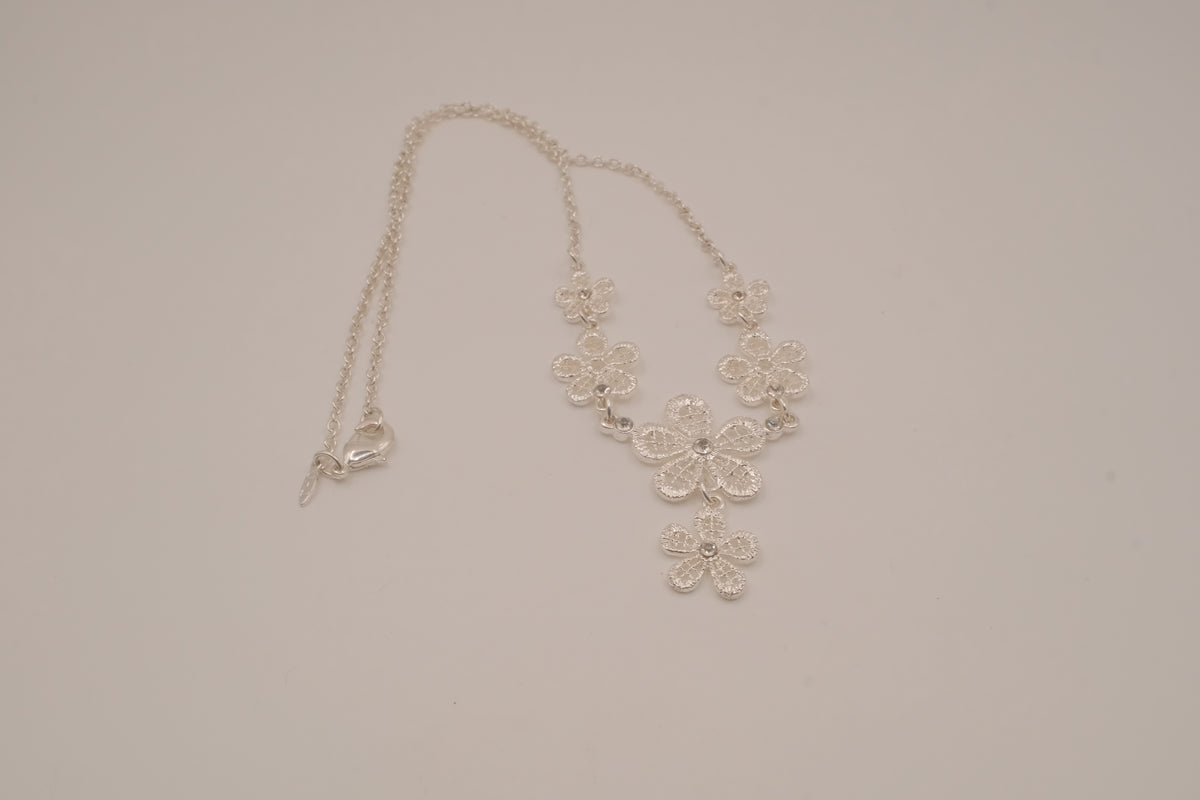 Vintage Avon filigree floral necklace