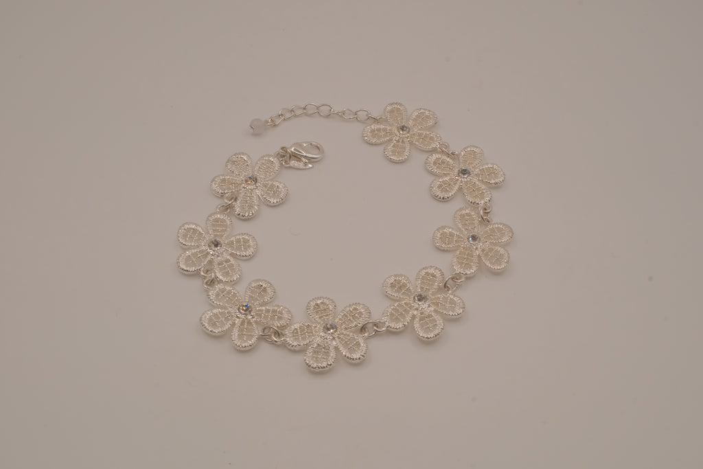 Vintage Avon silver-tone mesh flower bracelet