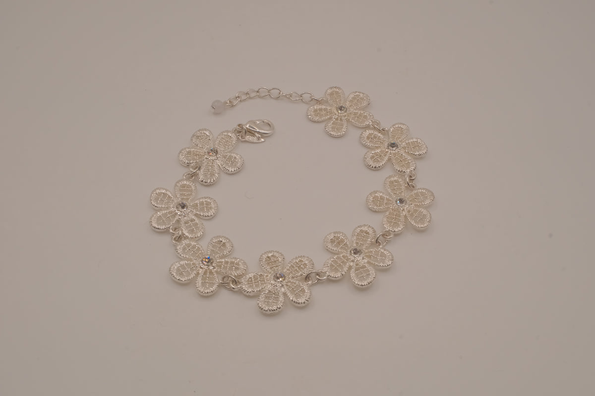 Vintage Avon silver-tone mesh flower bracelet