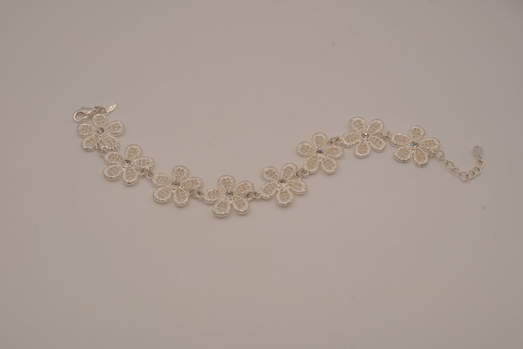 Vintage Avon silver-tone mesh flower bracelet