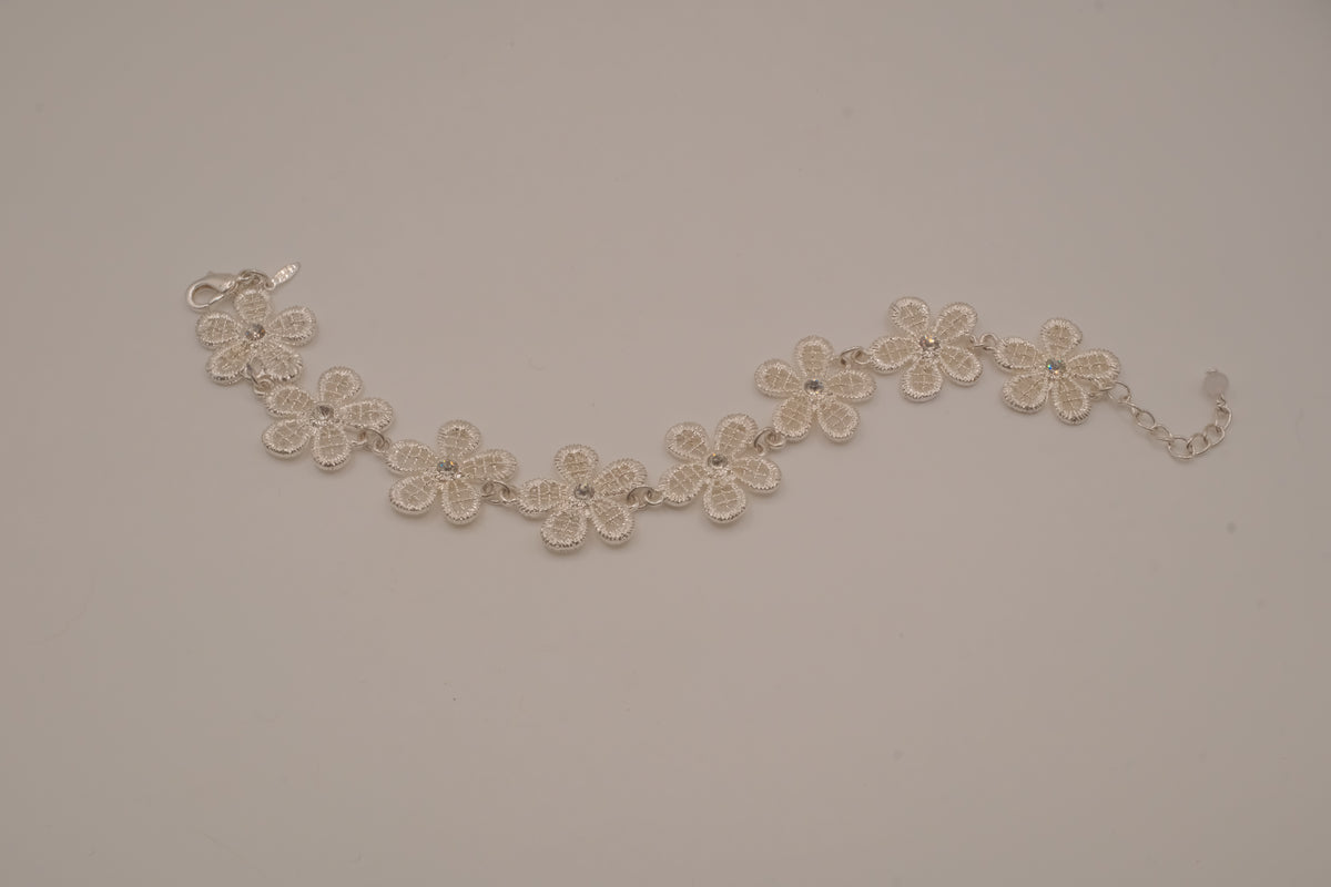 Vintage Avon silver-tone mesh flower bracelet