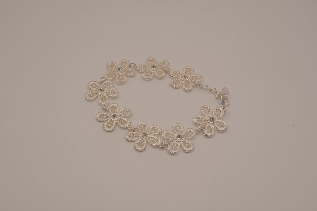 Vintage Avon silver-tone mesh flower bracelet