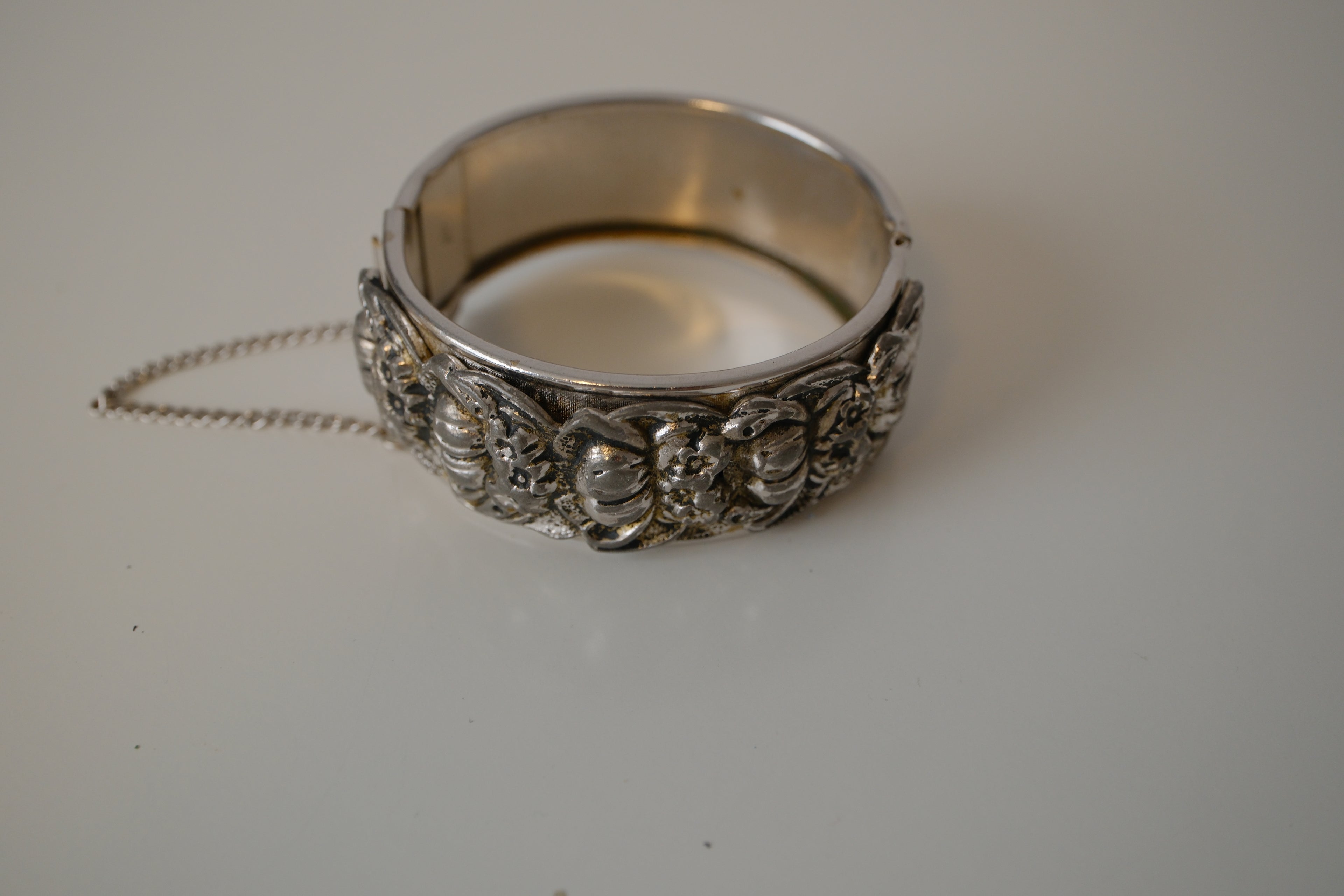 Vintage Coro silver toned hinged bangle