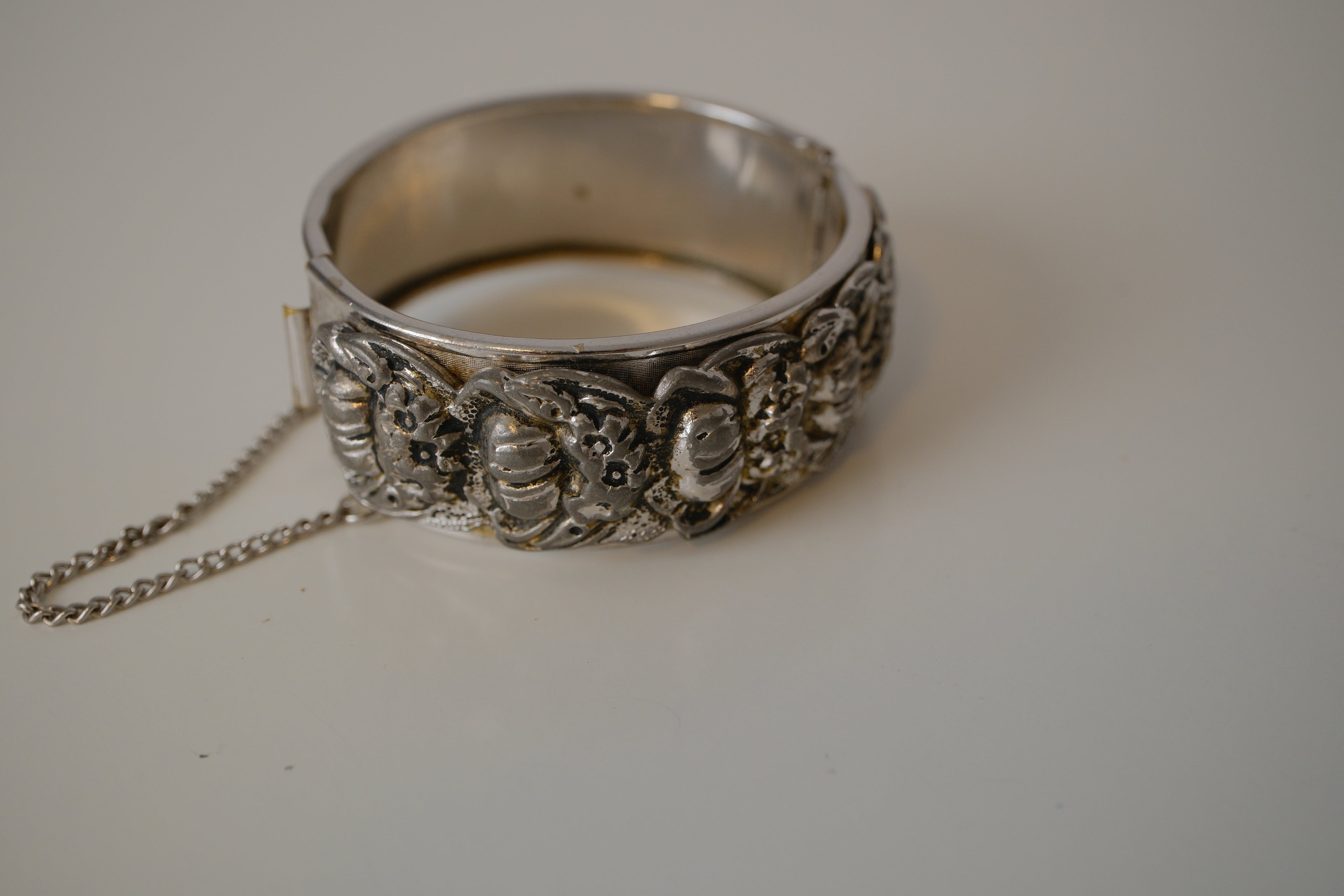 Vintage Coro silver toned hinged bangle