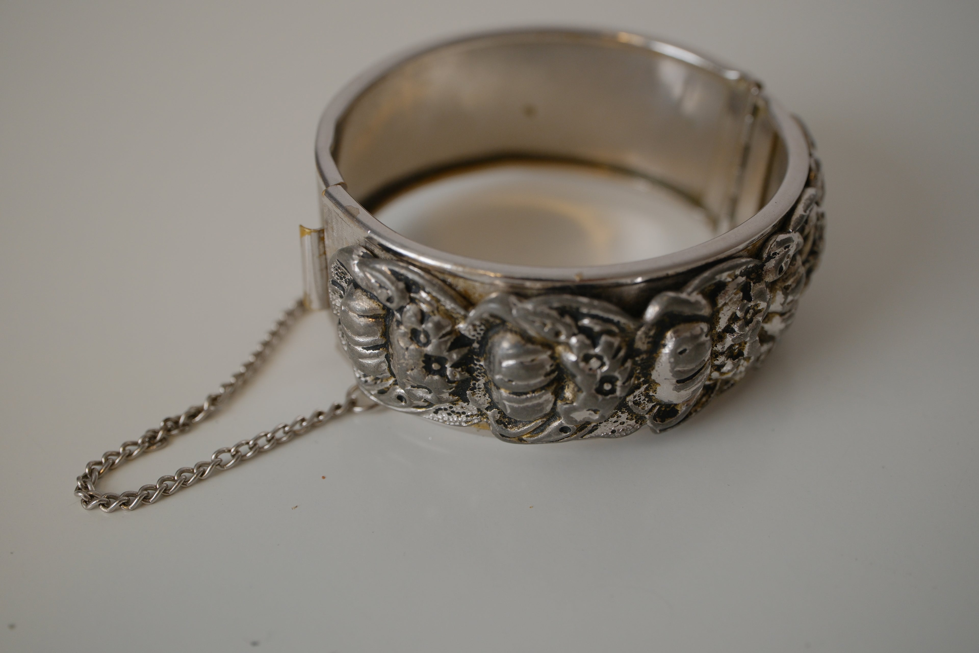 Vintage Coro silver toned hinged bangle