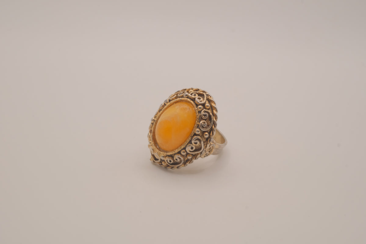 Vintage egg yolk butterscotch amber ring