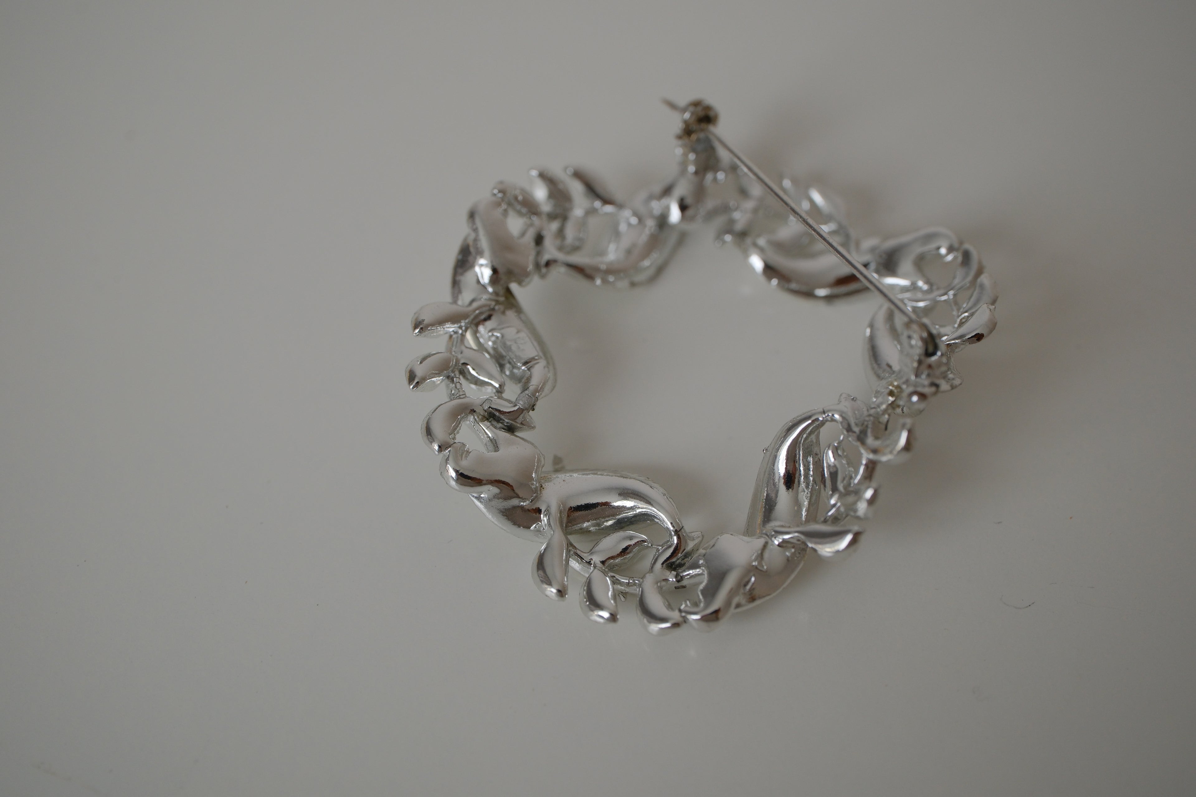 Vintage Coro leaf wreath brooch