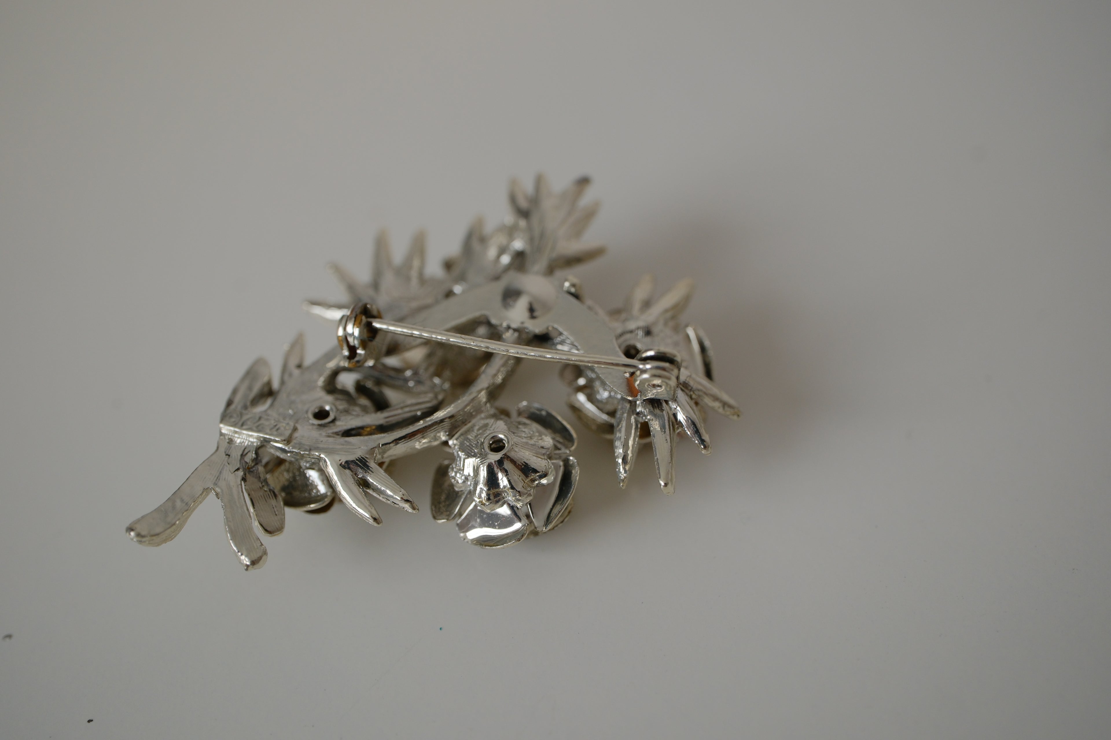 Vintage Coro silver-tone rose bouquet brooch