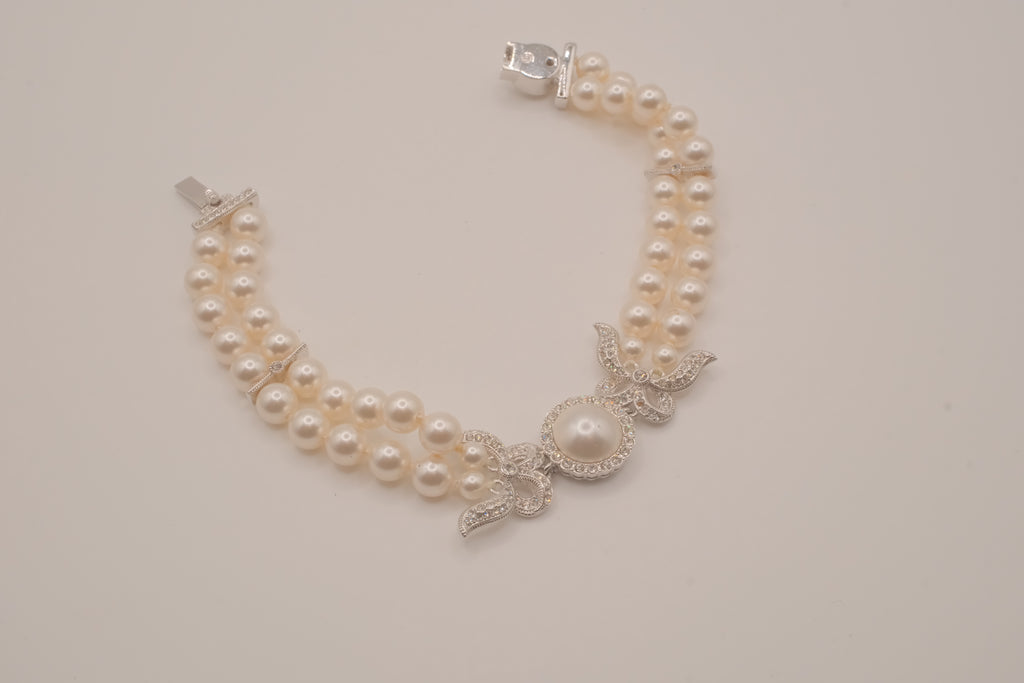 Vintage double-strand faux pearl bracelet
