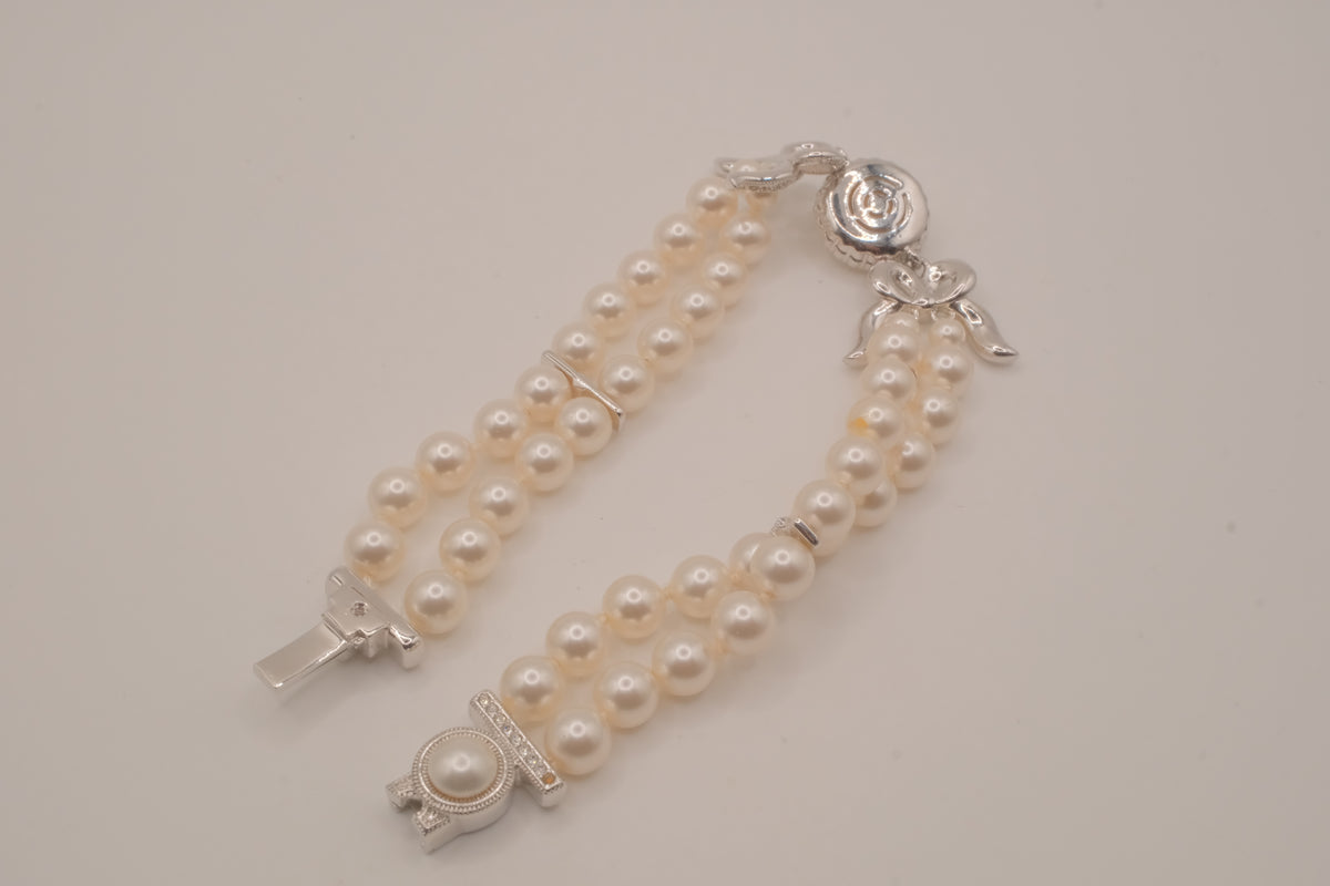Vintage double-strand faux pearl bracelet