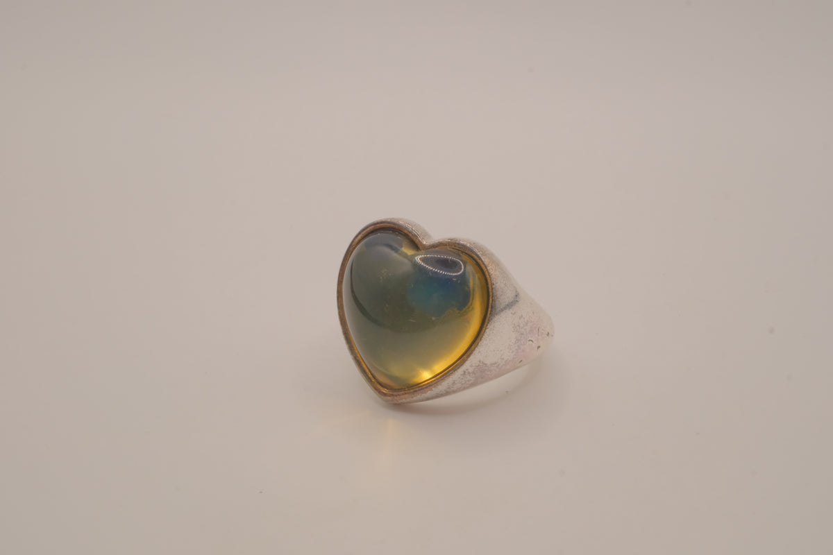 Vintage Avon heart-shaped mood ring