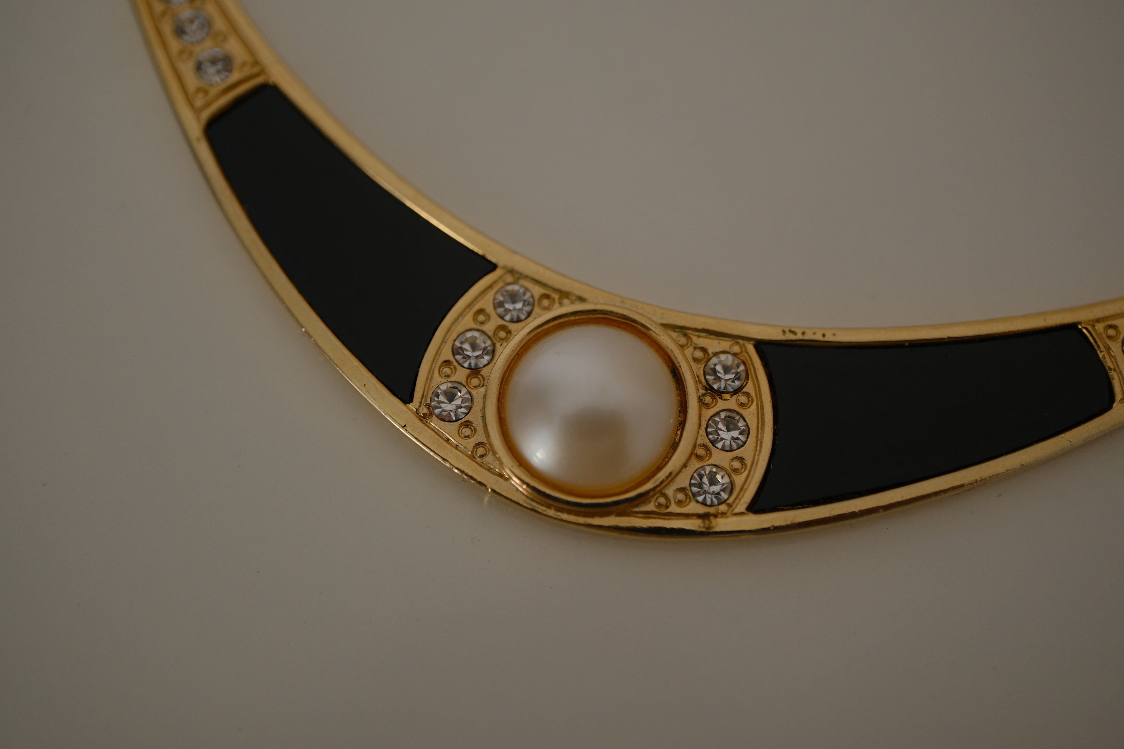 Vintage Gold toned collar necklace