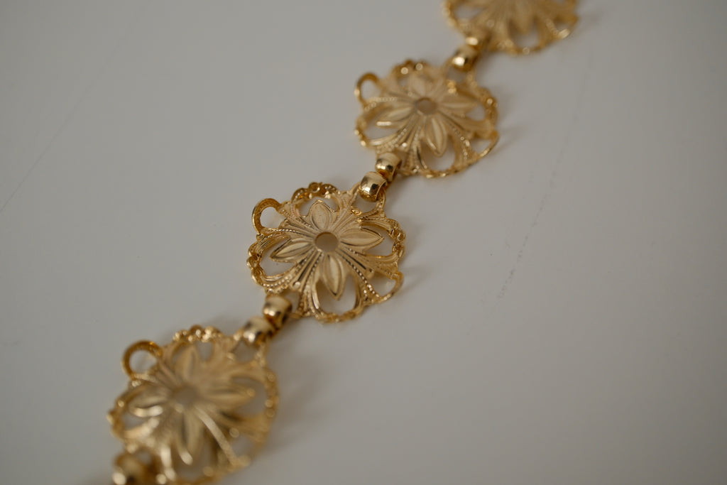 Vintage gold-toned floral bracelet&nbsp;