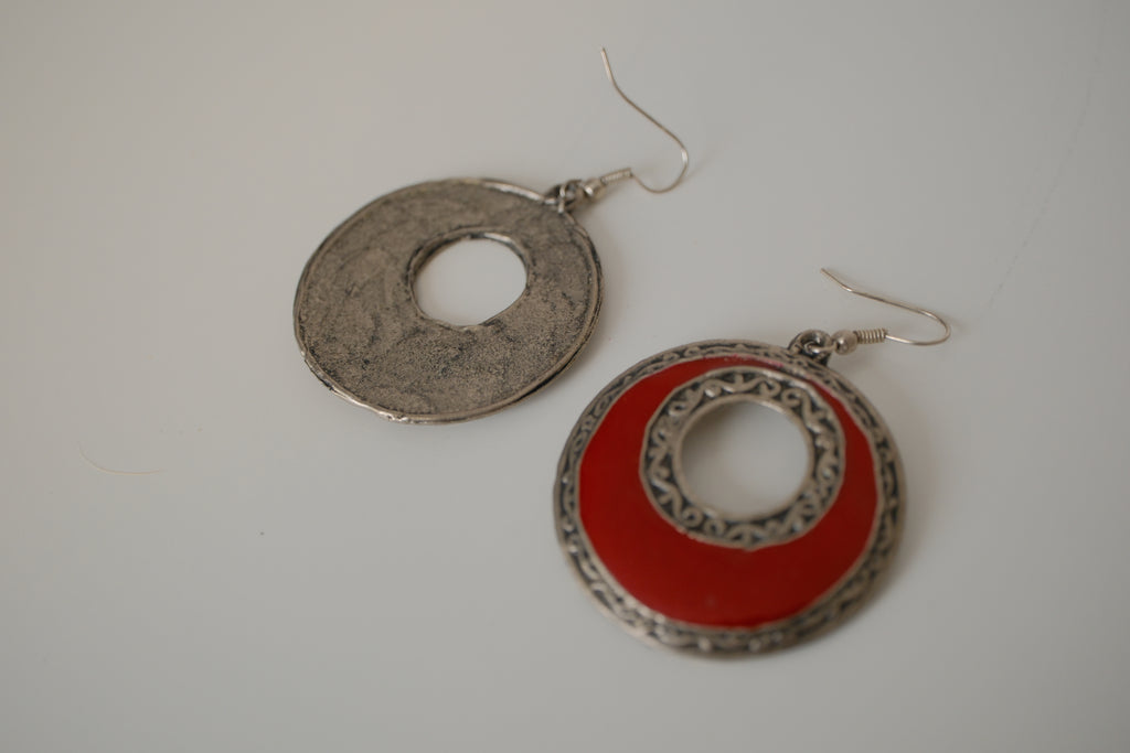 Red black metal dangle earrings